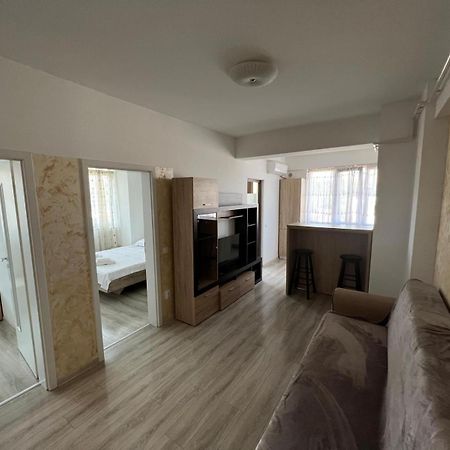 Cozy 3 Bedroom Apartments In Centre Of Iasi Palas Mall Exterior photo
